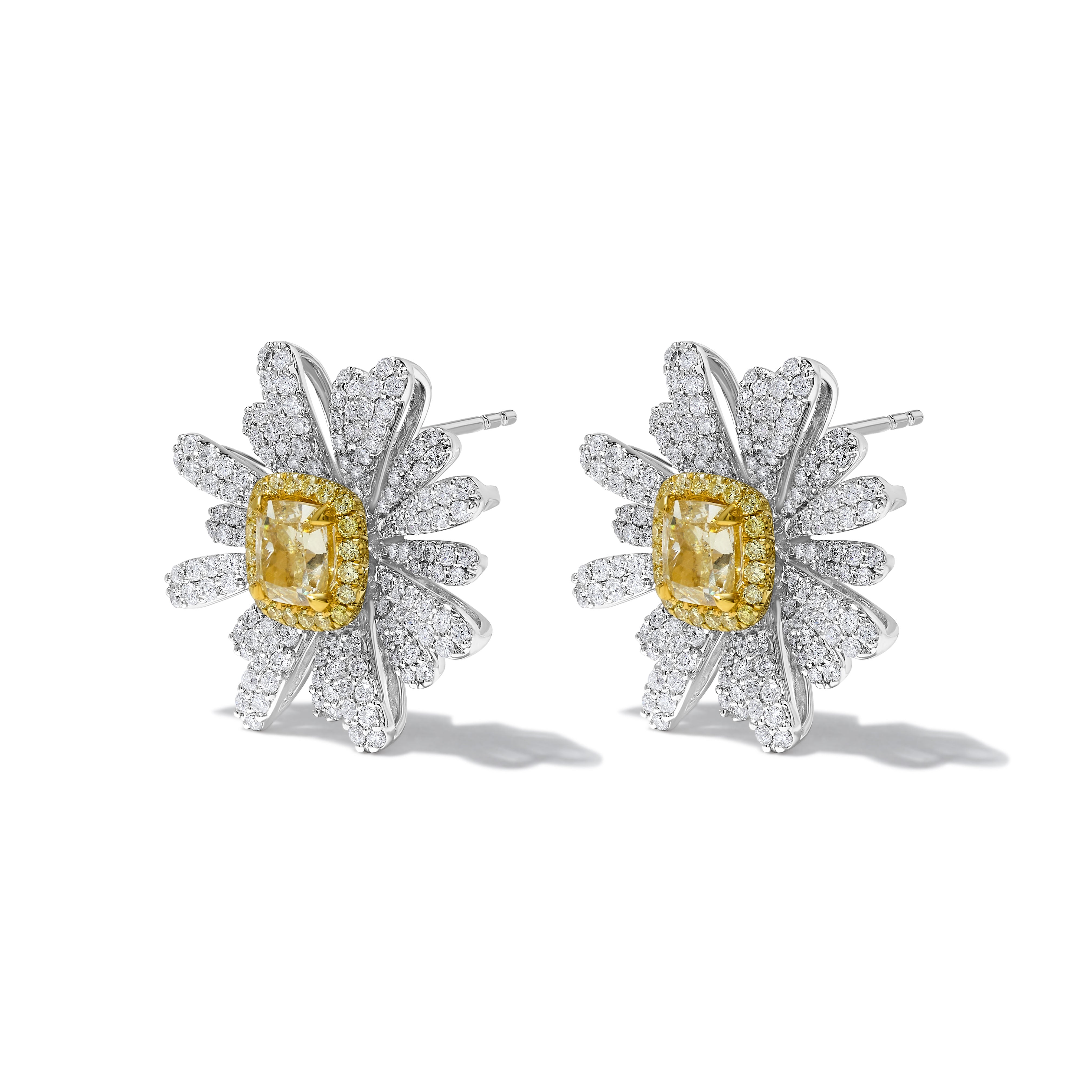 GIA Yellow Cushion Cut Diamond Earrings JE0C014H