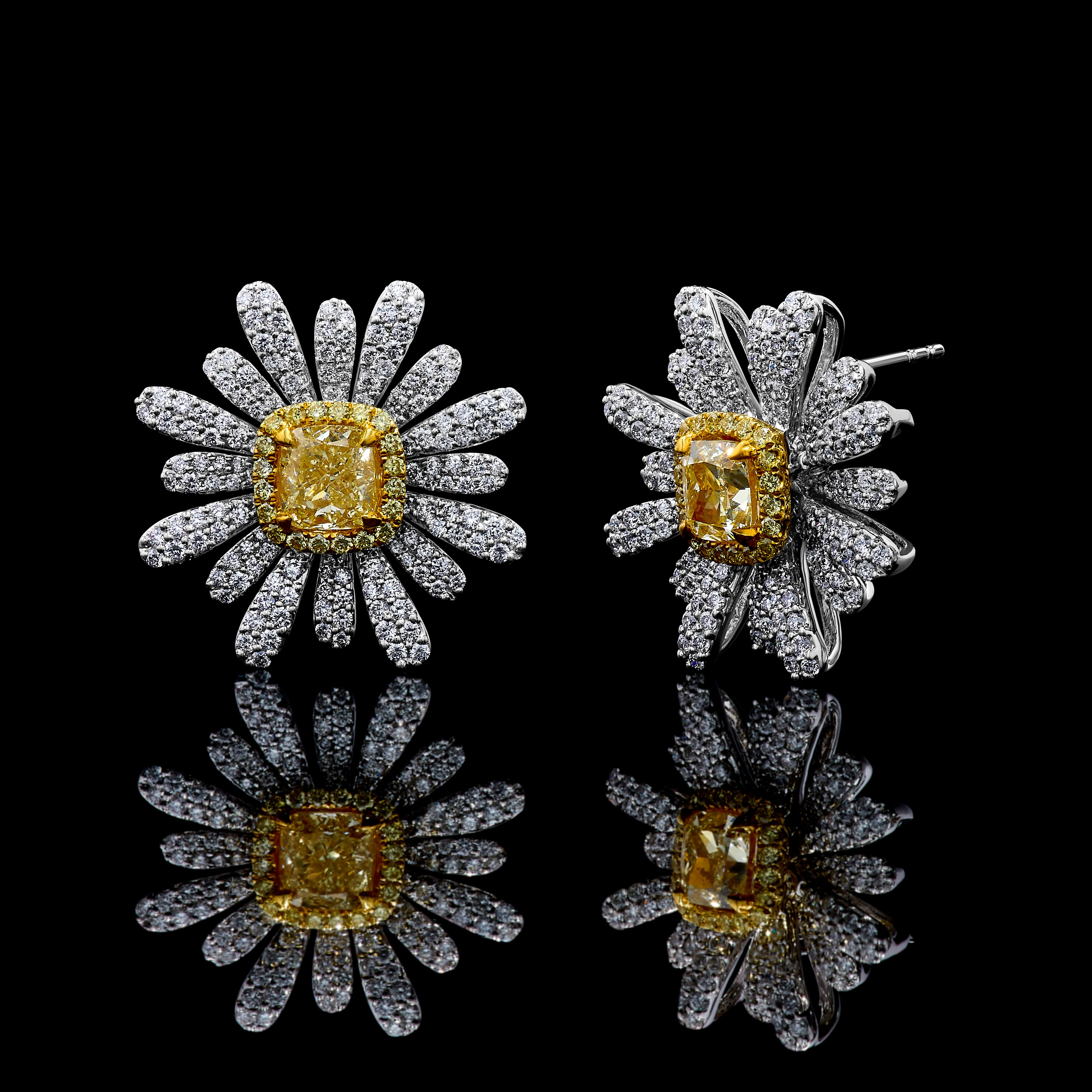 GIA Yellow Cushion Cut Diamond Earrings JE0C014H