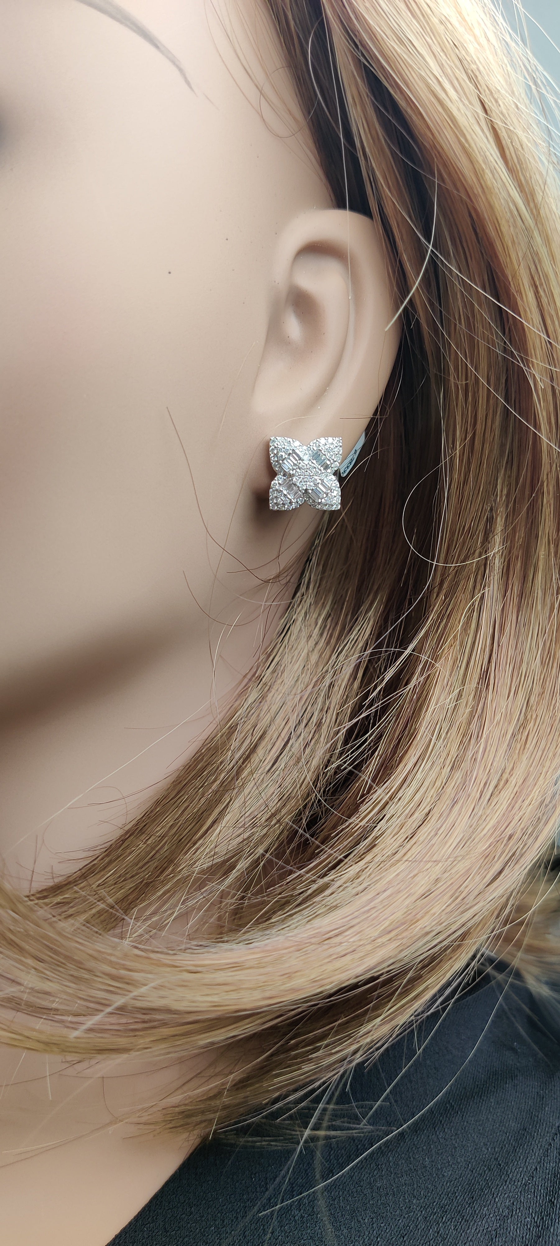 Natural White Baguette Diamond Earring product image 5