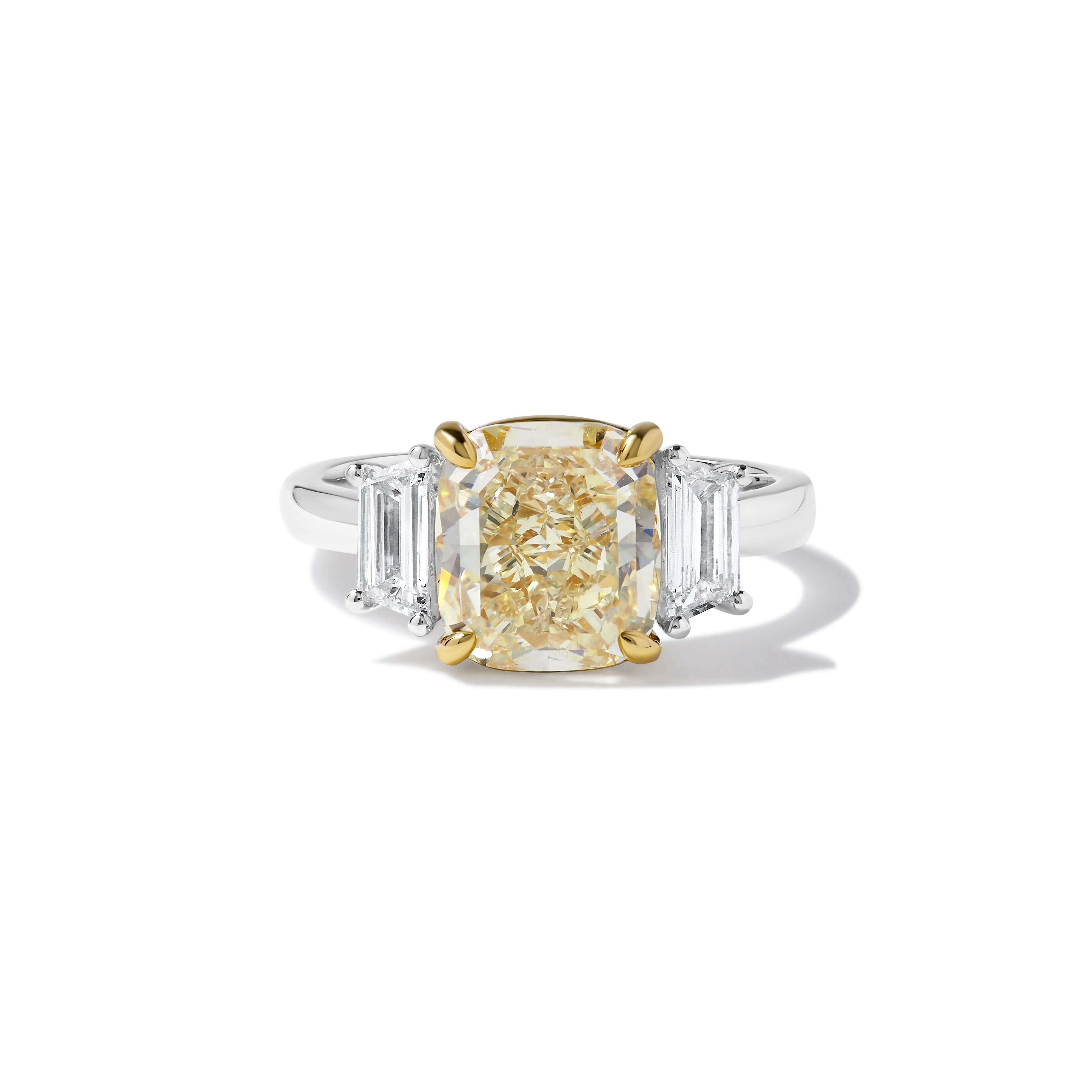 GIA Yellow Cushion Cut Diamond Ring JR3P54GH