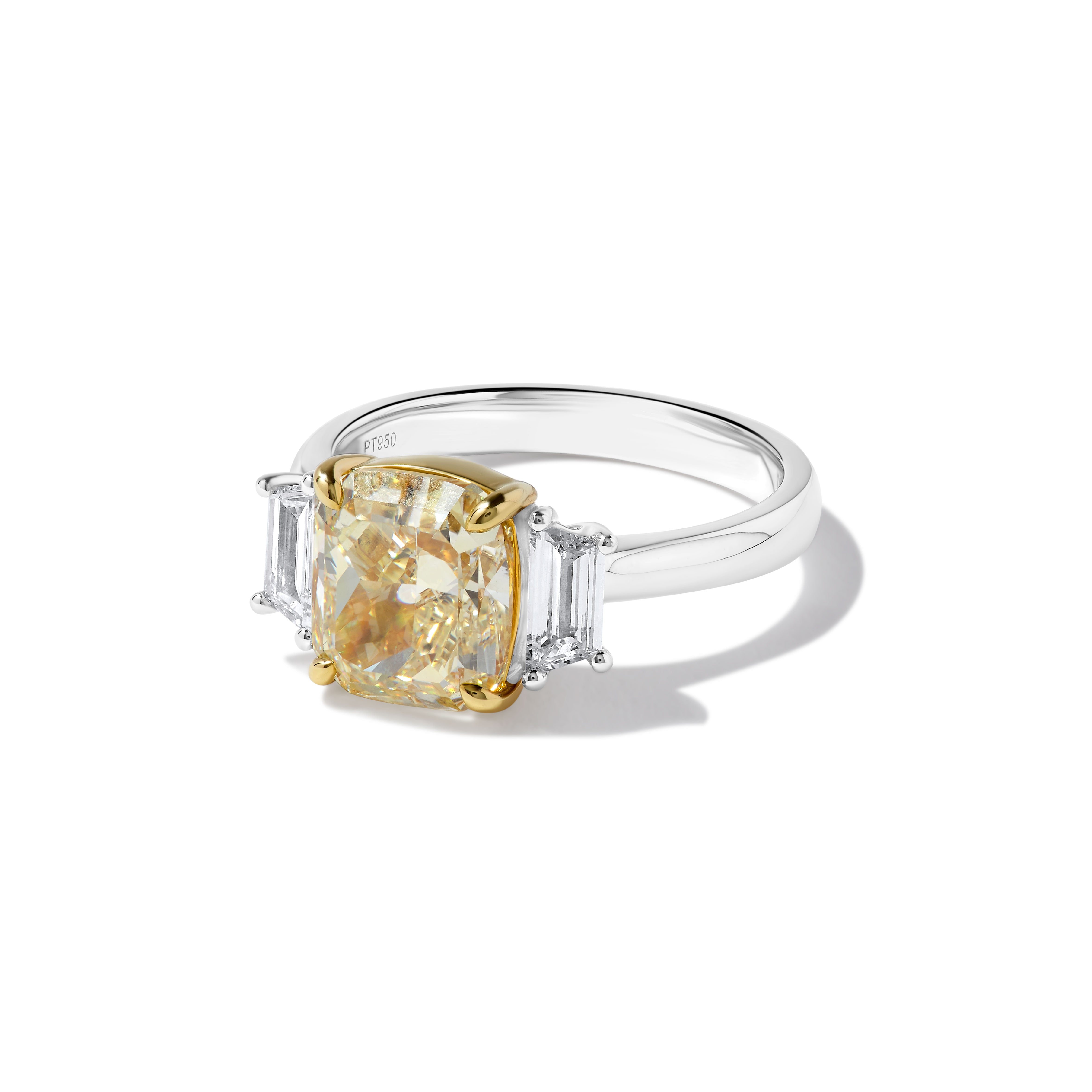 GIA Yellow Cushion Cut Diamond Ring JR3P54GH