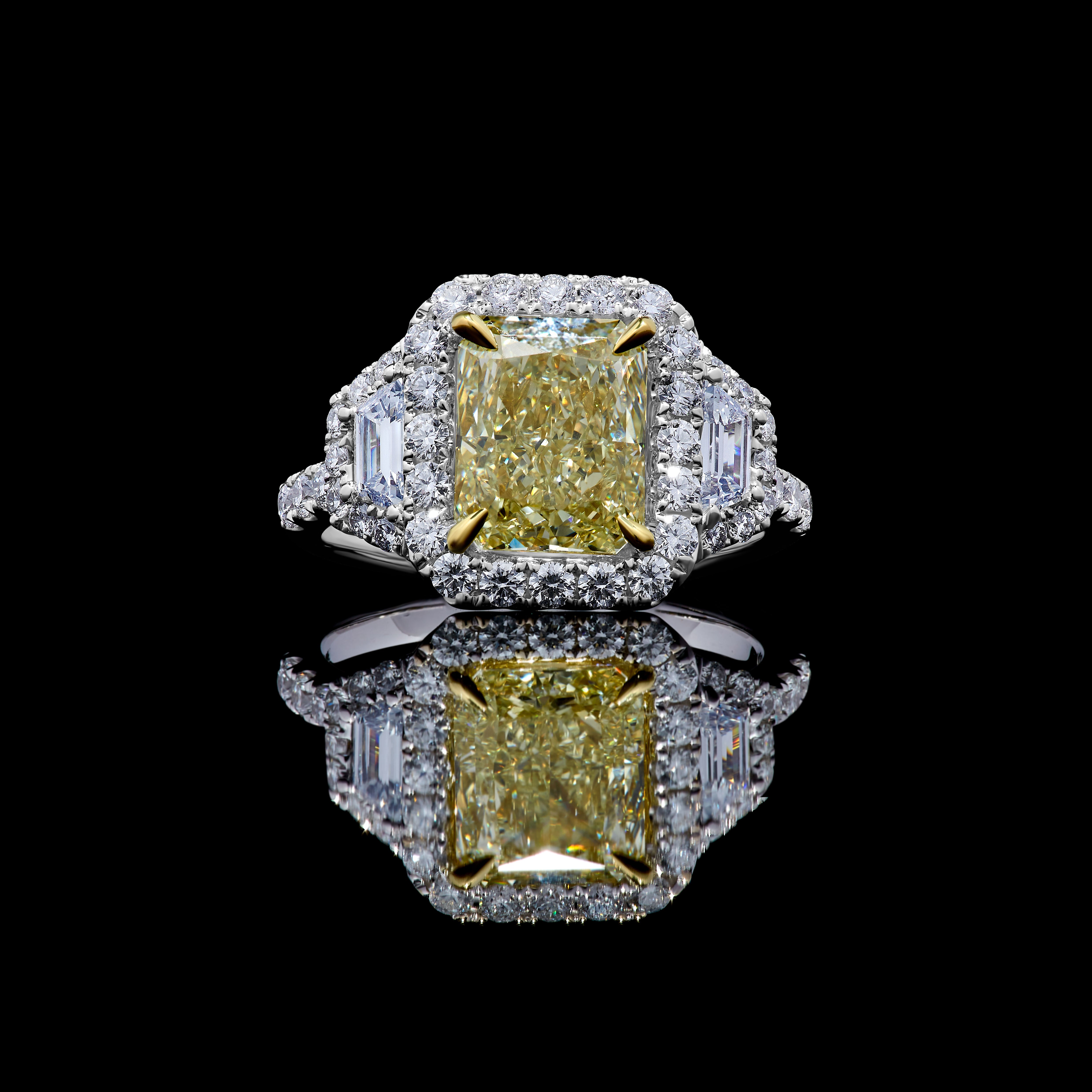GIA Yellow Radiant Cut Diamond Ring JR3P56GH