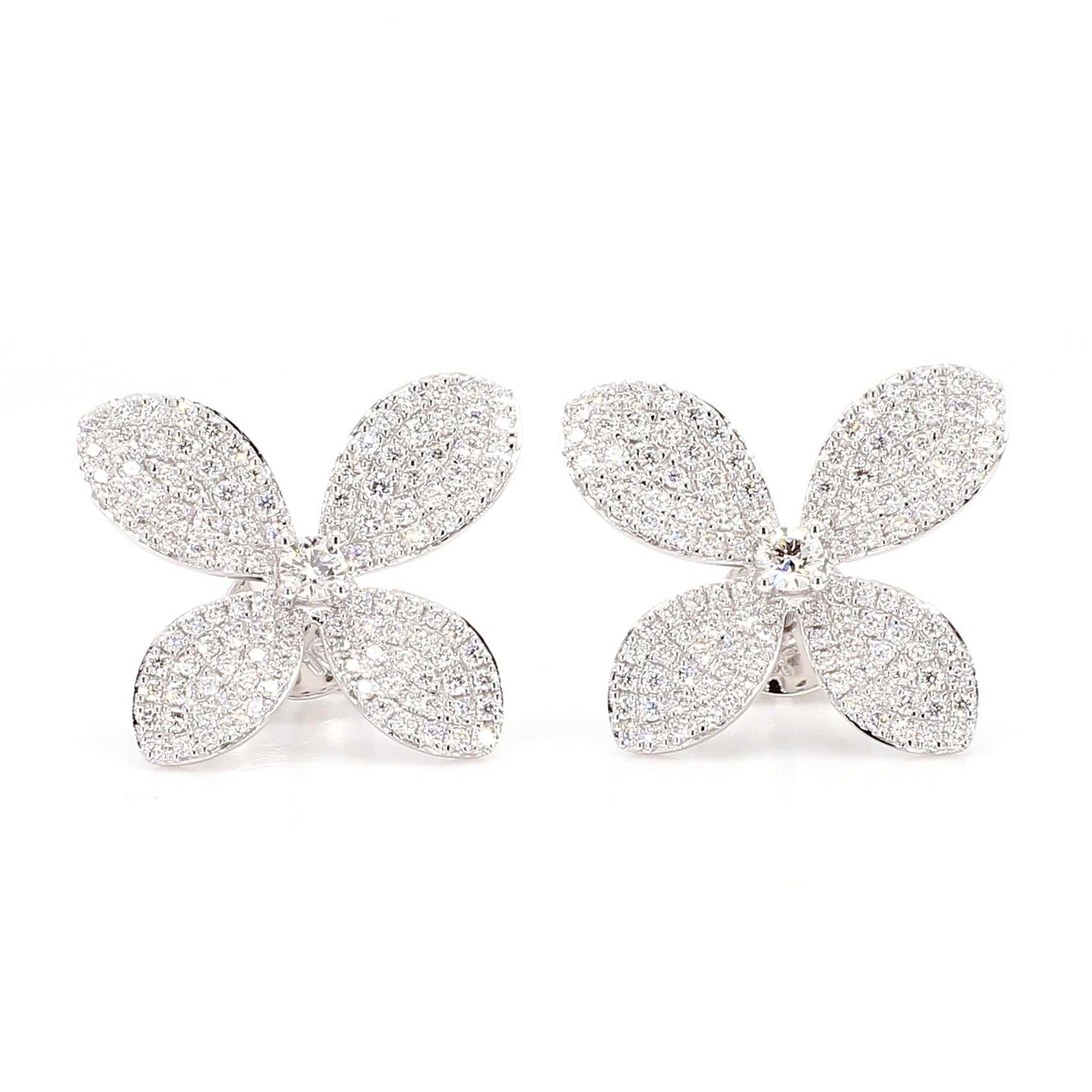 Natural White Round Diamond Earring