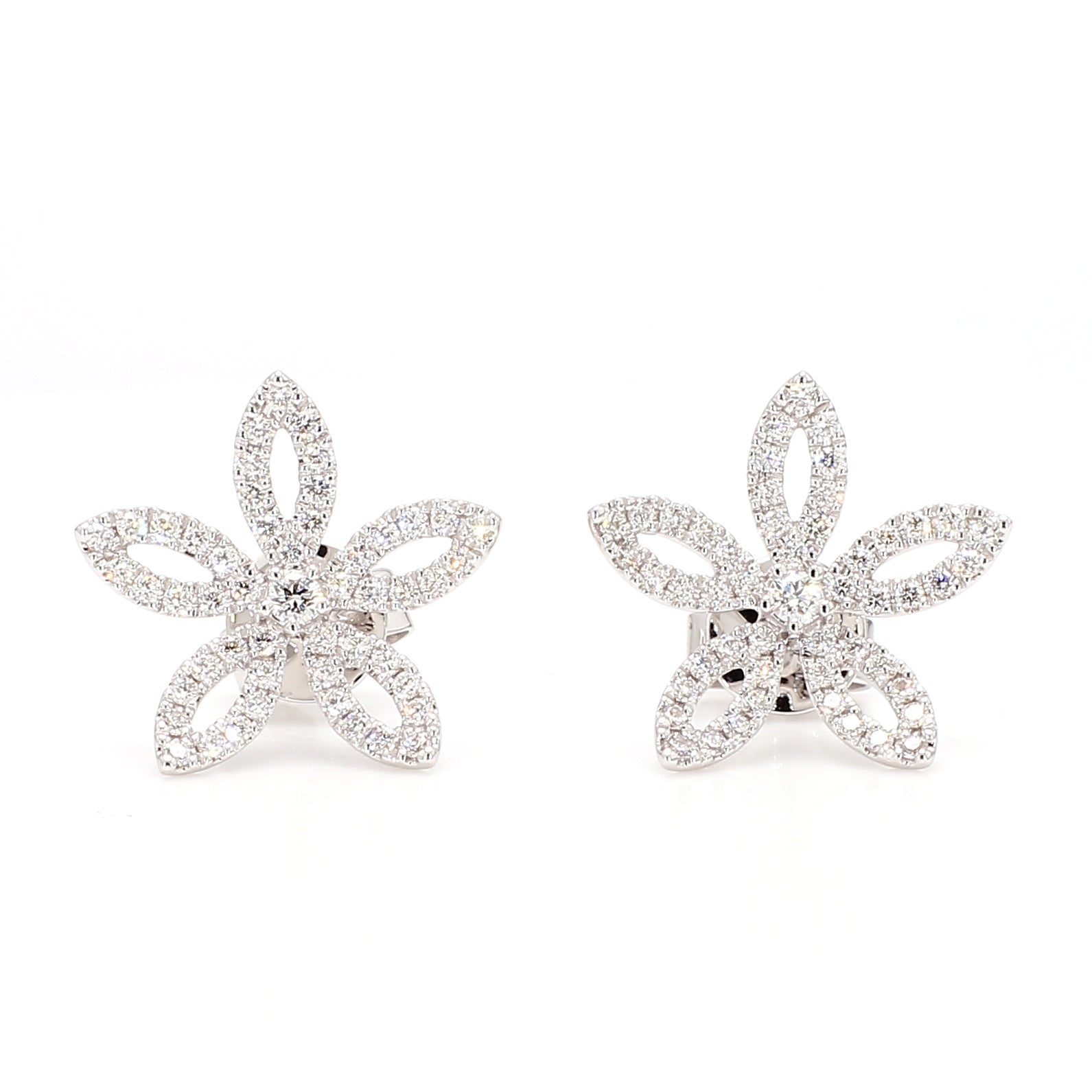 Natural White Round Diamond Earring