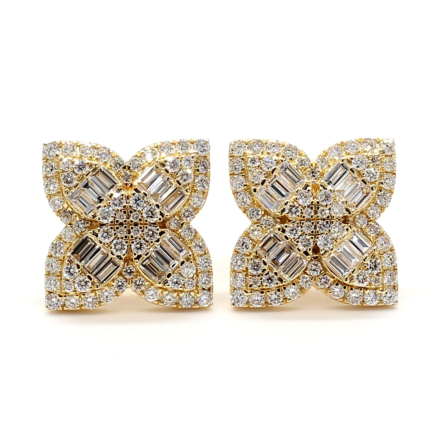 Natural White Baguette Diamond Earring product image 1