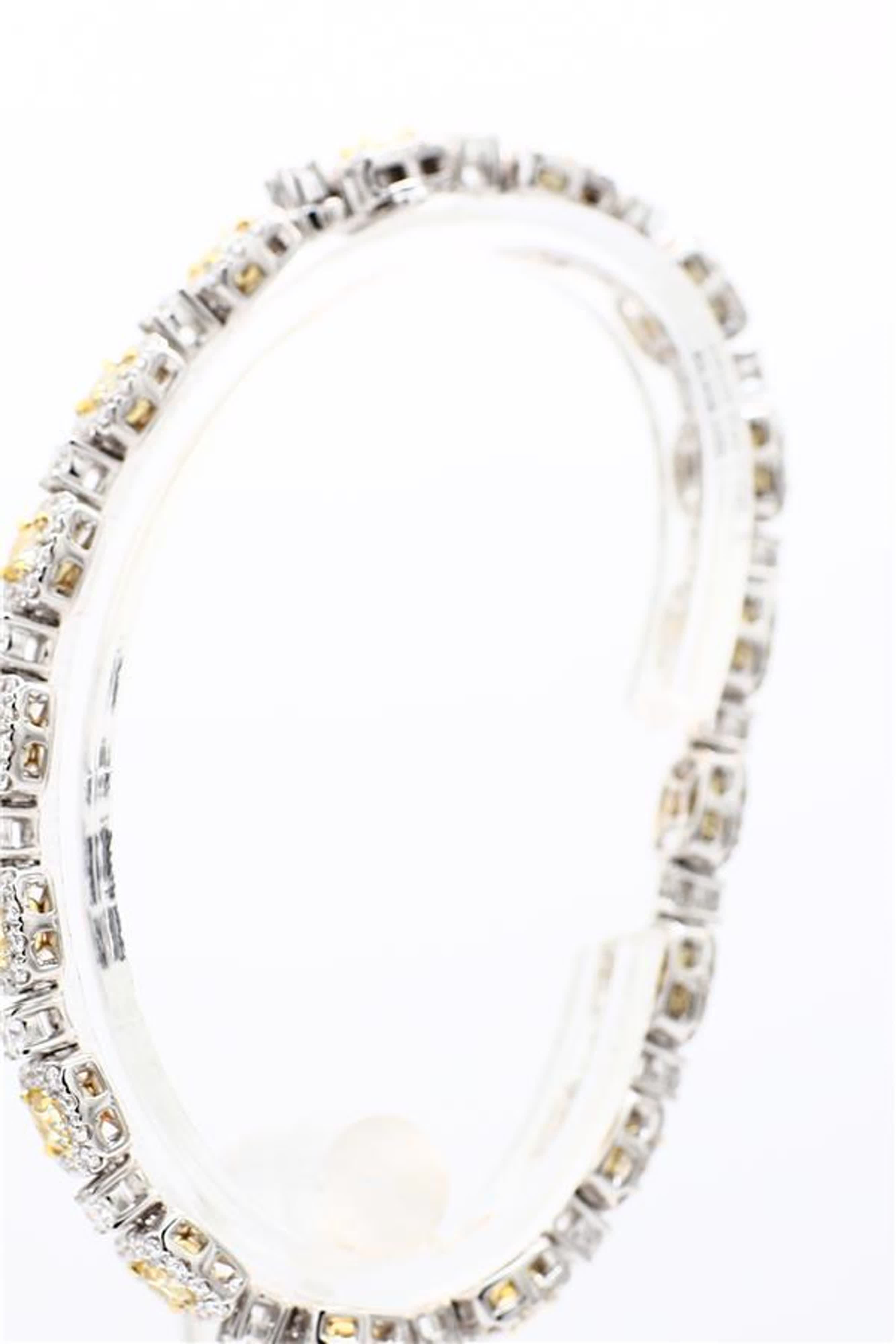 Natural Yellow Cushion and White Diamond 9.01 Carat TW Gold Bracelet