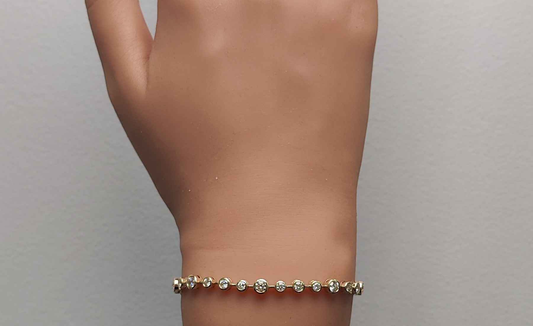 Natural White Round Diamond Bracelet