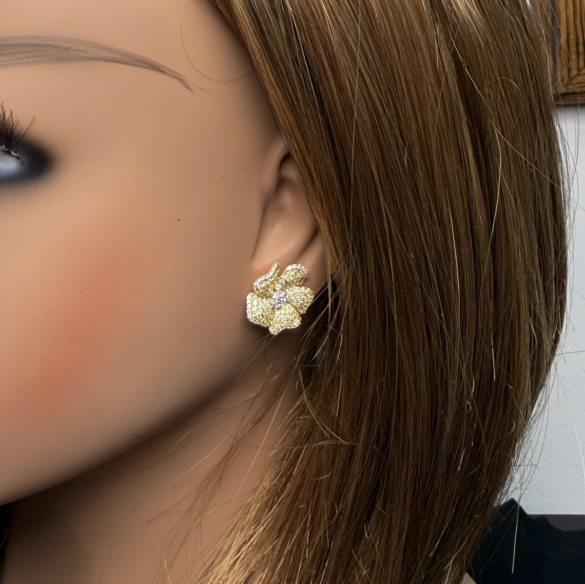 Natural Yellow Round Diamond Earring