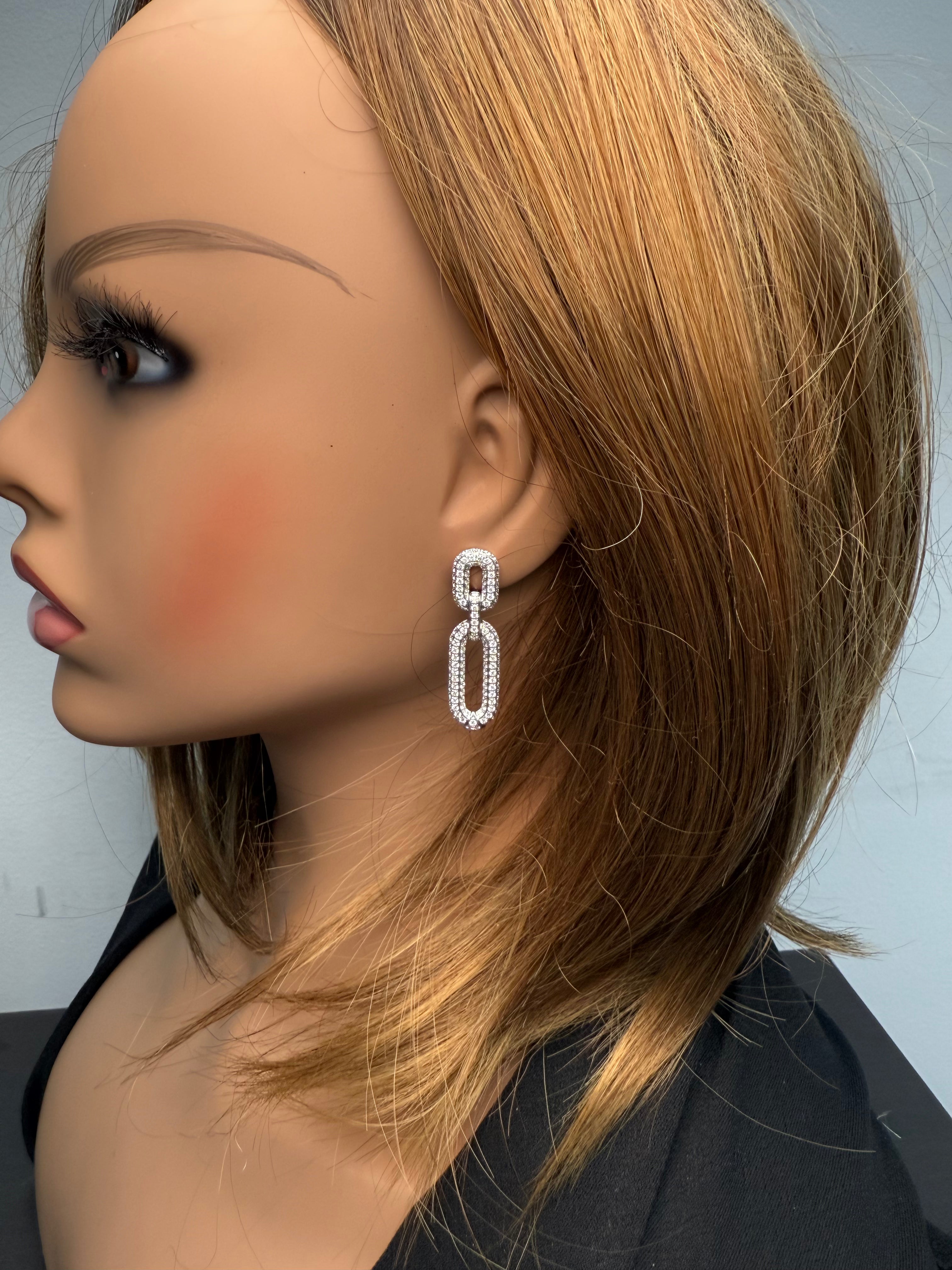 Natural White Round Diamond Earring