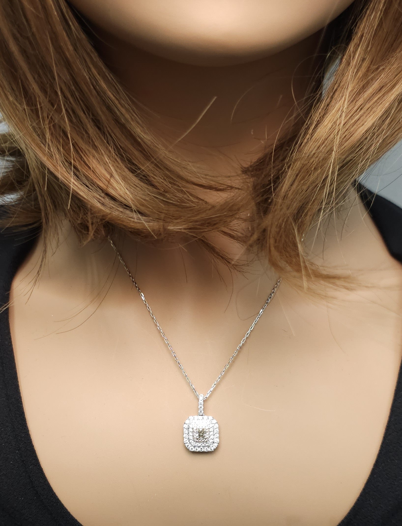 Natural Green Radiant Diamond Pendant GIA Certified product image 5