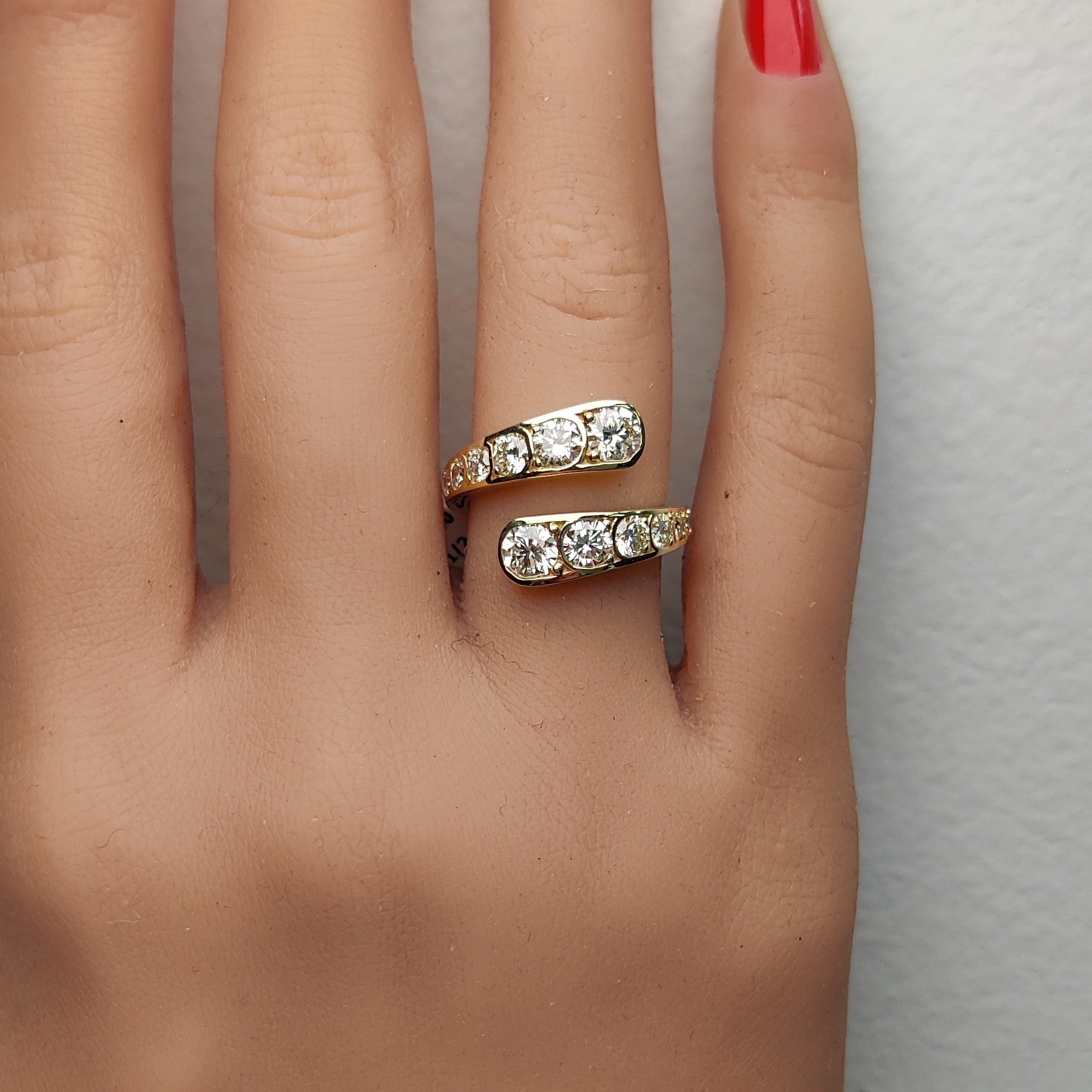 Natural White Round Diamond Ring