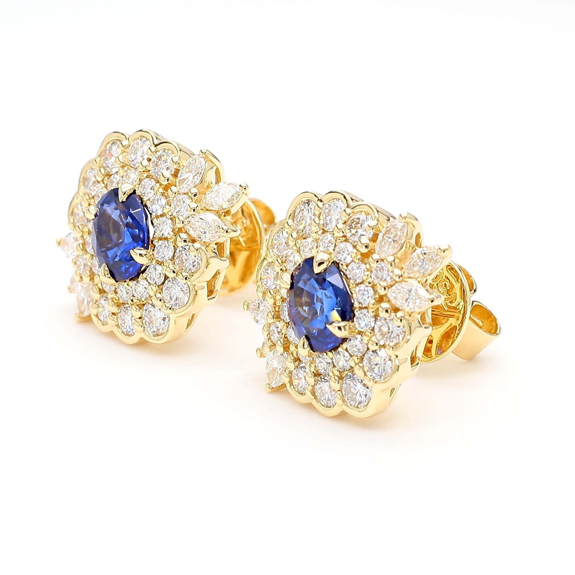 Natural Blue Oval Sapphire & White Diamond EARRING