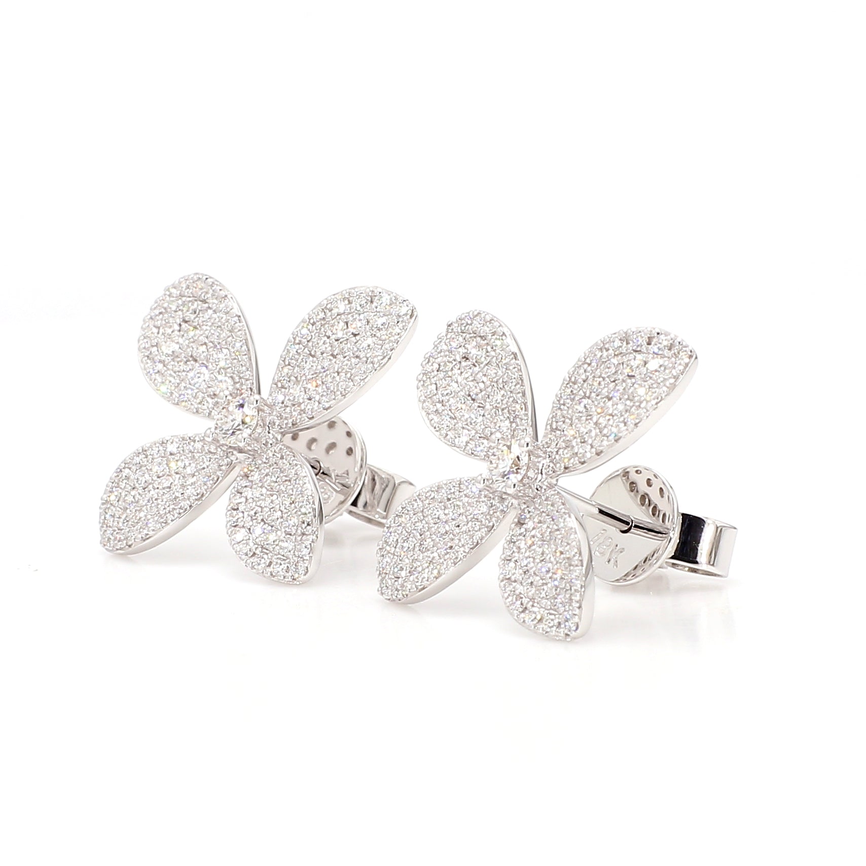 Natural White Round Diamond Earring