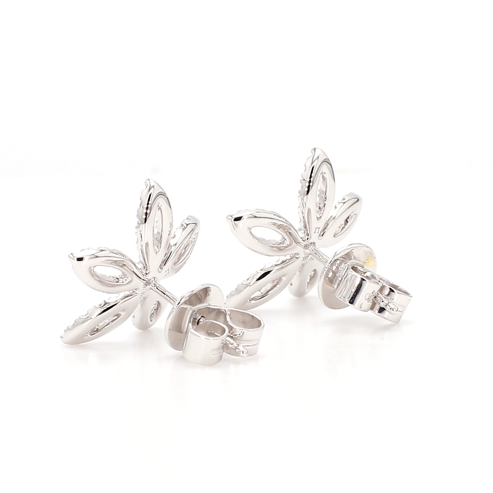 Natural White Round Diamond Earring